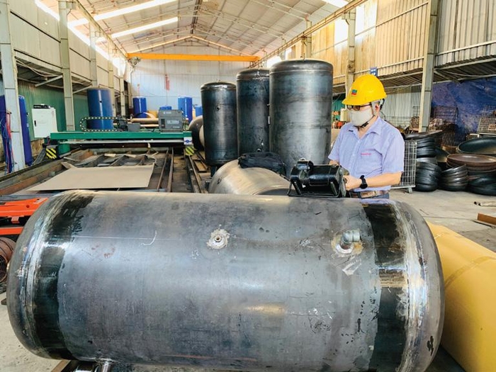 Đảm bảo về chất lượng và quy trình sản xuất bình chứa Baker