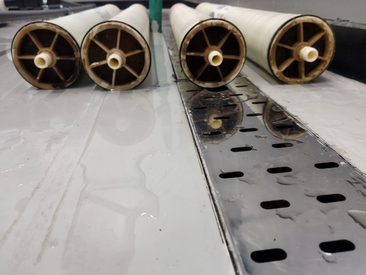 tẩy rửa màng RO