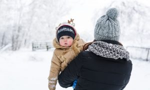 SAI LẦM CỦA MẸ VÀO MÙA ĐÔNG KHIẾN SỨC KHOẺ CỦA CON SUY GIẢM