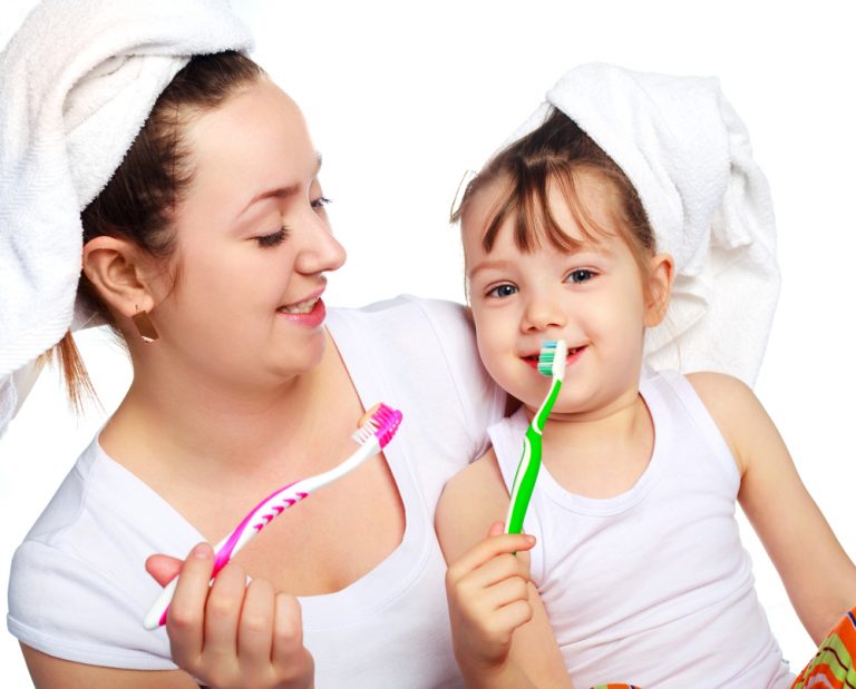MẸ DẠY BÉ ĐÁNH RĂNG ĐÚNG CÁCH