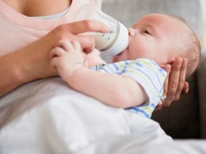 BÌNH SỮA CỔ RỘNG KHÁC GÌ SO VỚI BÌNH SỮA CỔ TIÊU CHUẨN