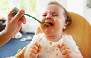 MẸO VẶT TRỊ TRẺ BIẾNG ĂN MẸ CẦN BIẾT