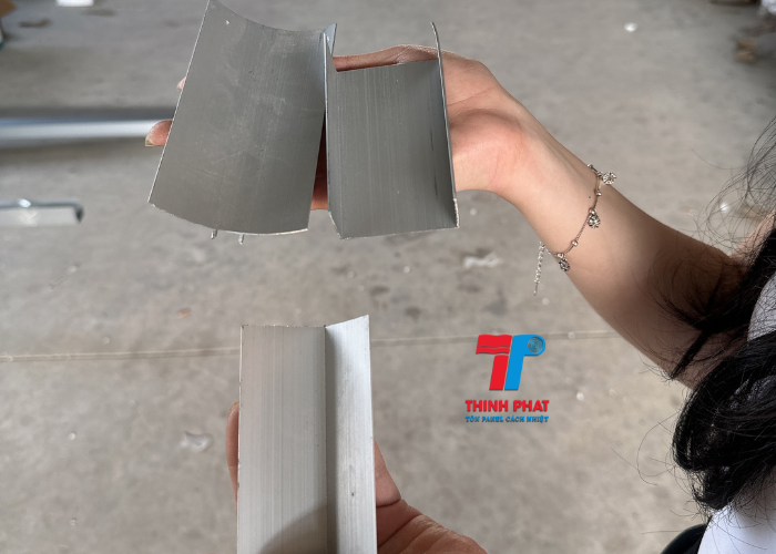 hệ phụ kiện nhôm panel