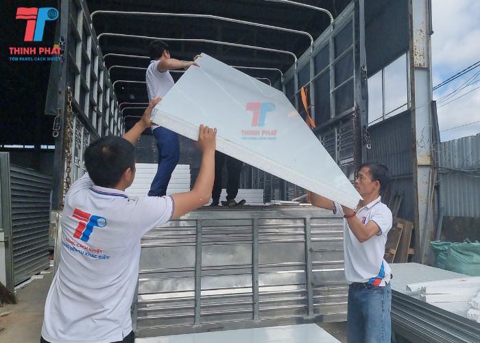 nhà tiền chế vách panel 8