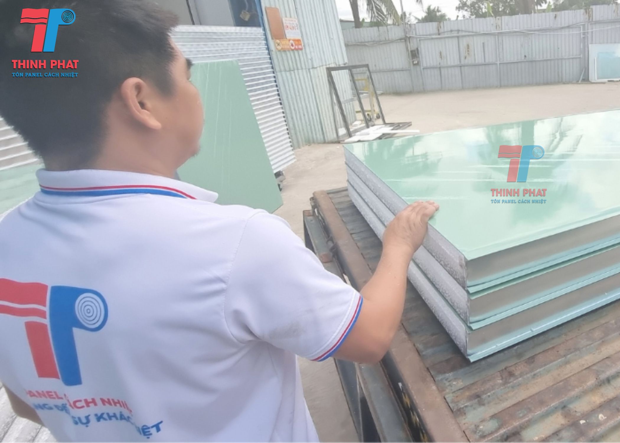 panel EPS xanh ngọc 8