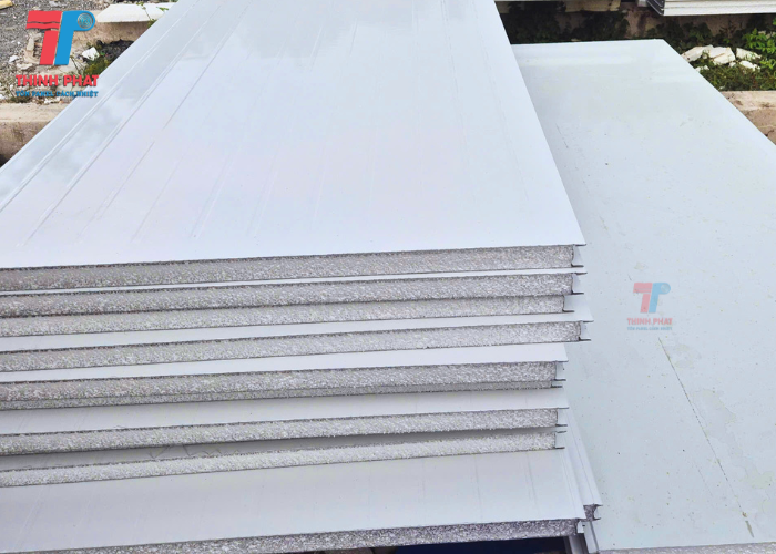 tôn vách ngoài trời 2