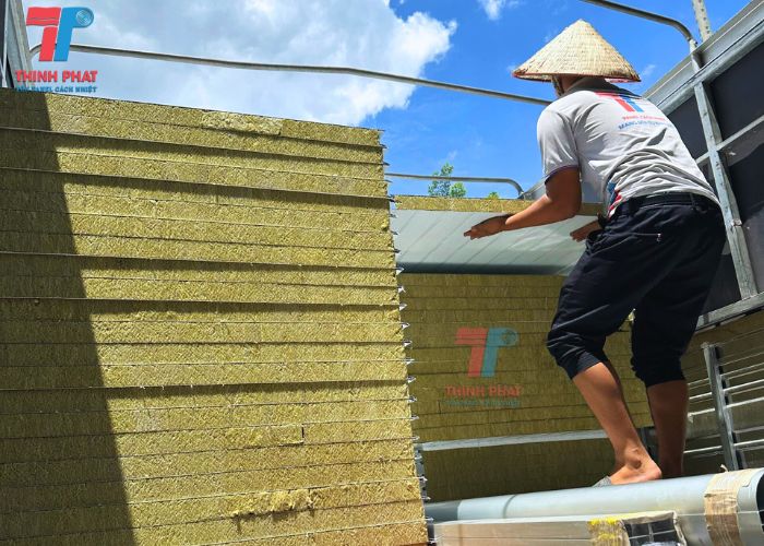 vách ngăn phòng 7