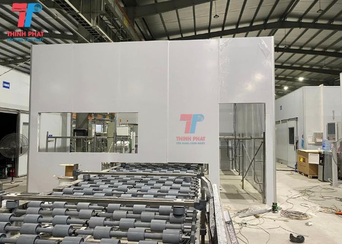 vách ngăn phòng 8