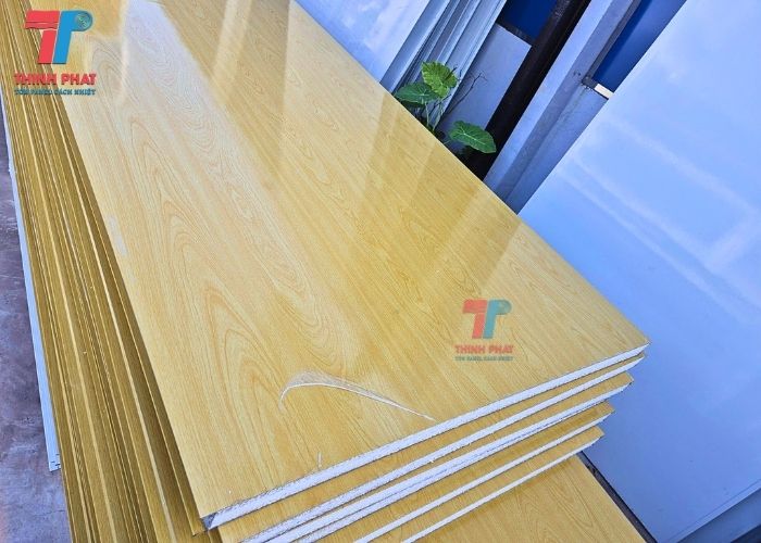 vách panel vân gỗ 2