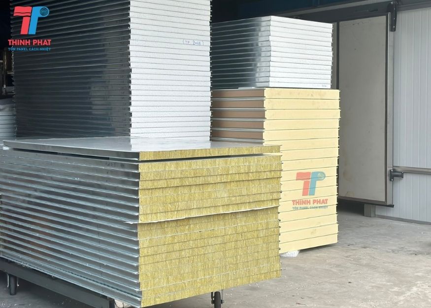 vách tôn xốp 2 mặt 2