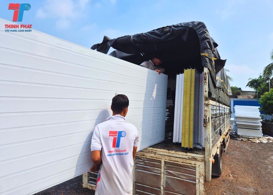 vách tôn xốp 2 mặt 12