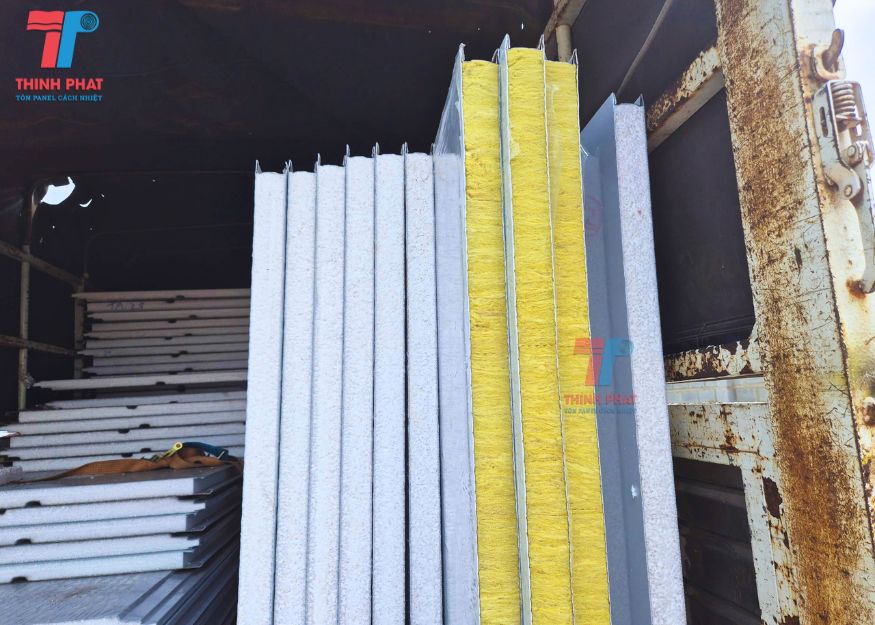 vách tôn xốp 2 mặt 7