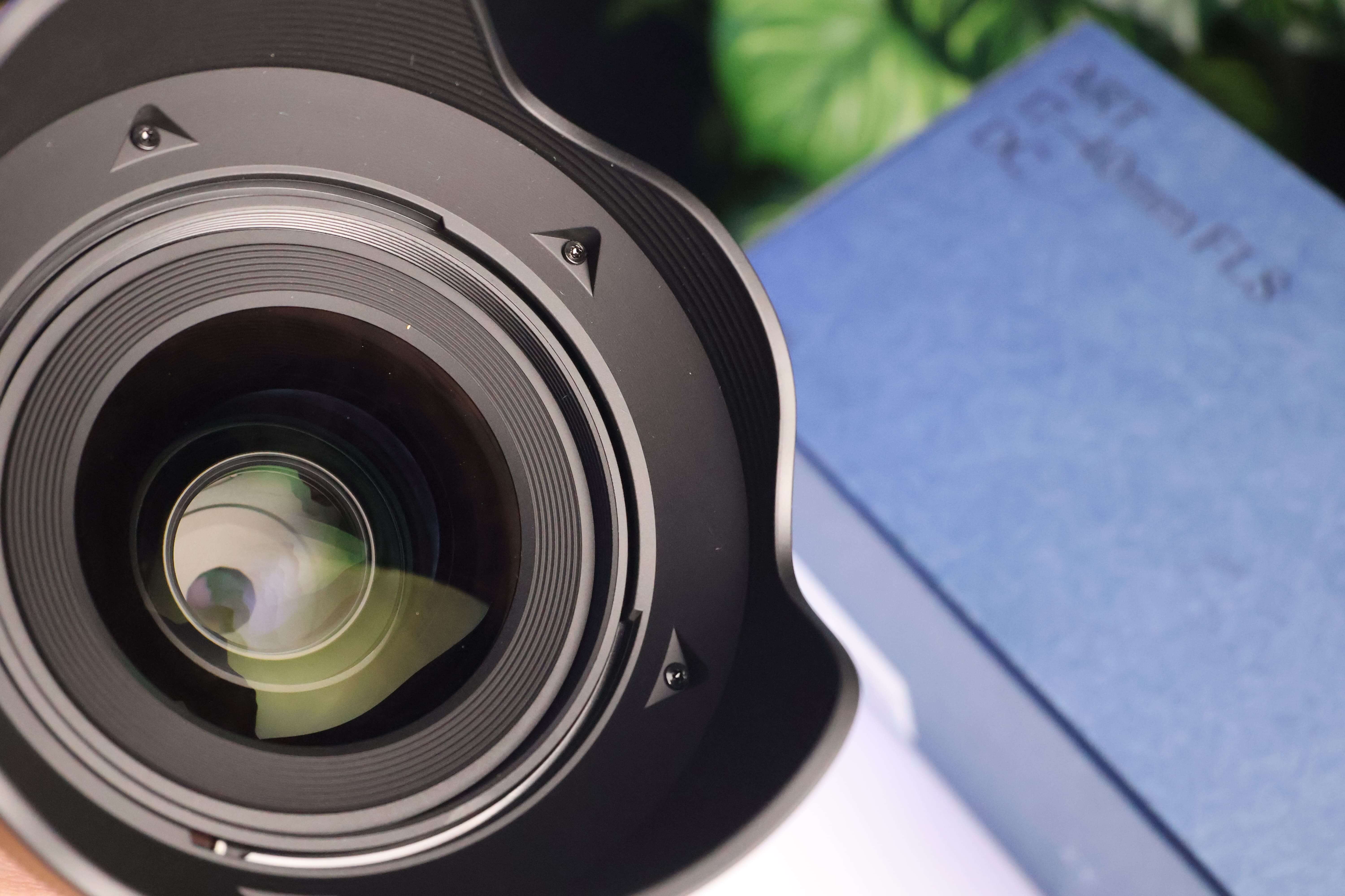 Uu-diem-Sigma-17-40mm-f/1.8