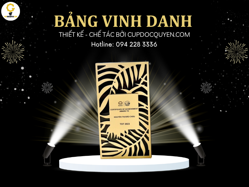 Bảng vinh danh có họa tiết lá cây