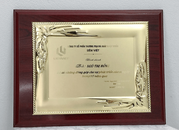 bảng vinh danh mạ vàng 8