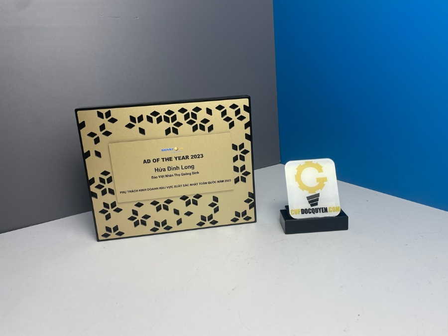 bảng vinh danh nhân viên xuất sắc