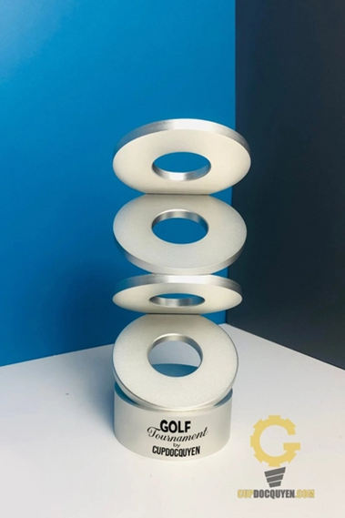 Các mẫu cúp golf đẹp 3