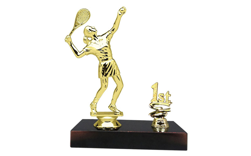 làm cúp lưu niệm giá rẻ bằng nhựa