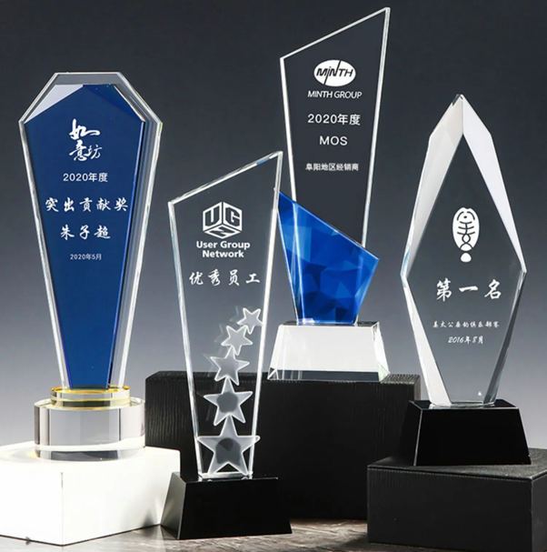 Cúp lưu niệm pha lê 4