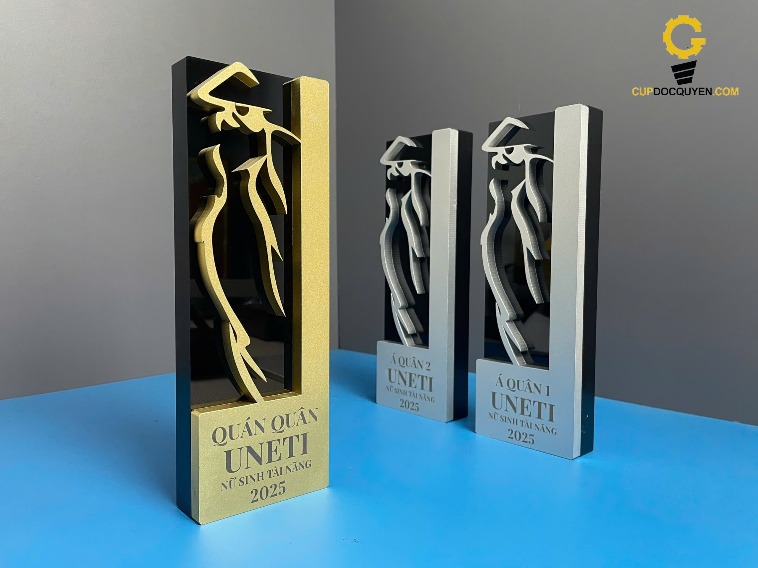 cup-sac-dep-hoa-hau-truong-dai-hoc-uneti