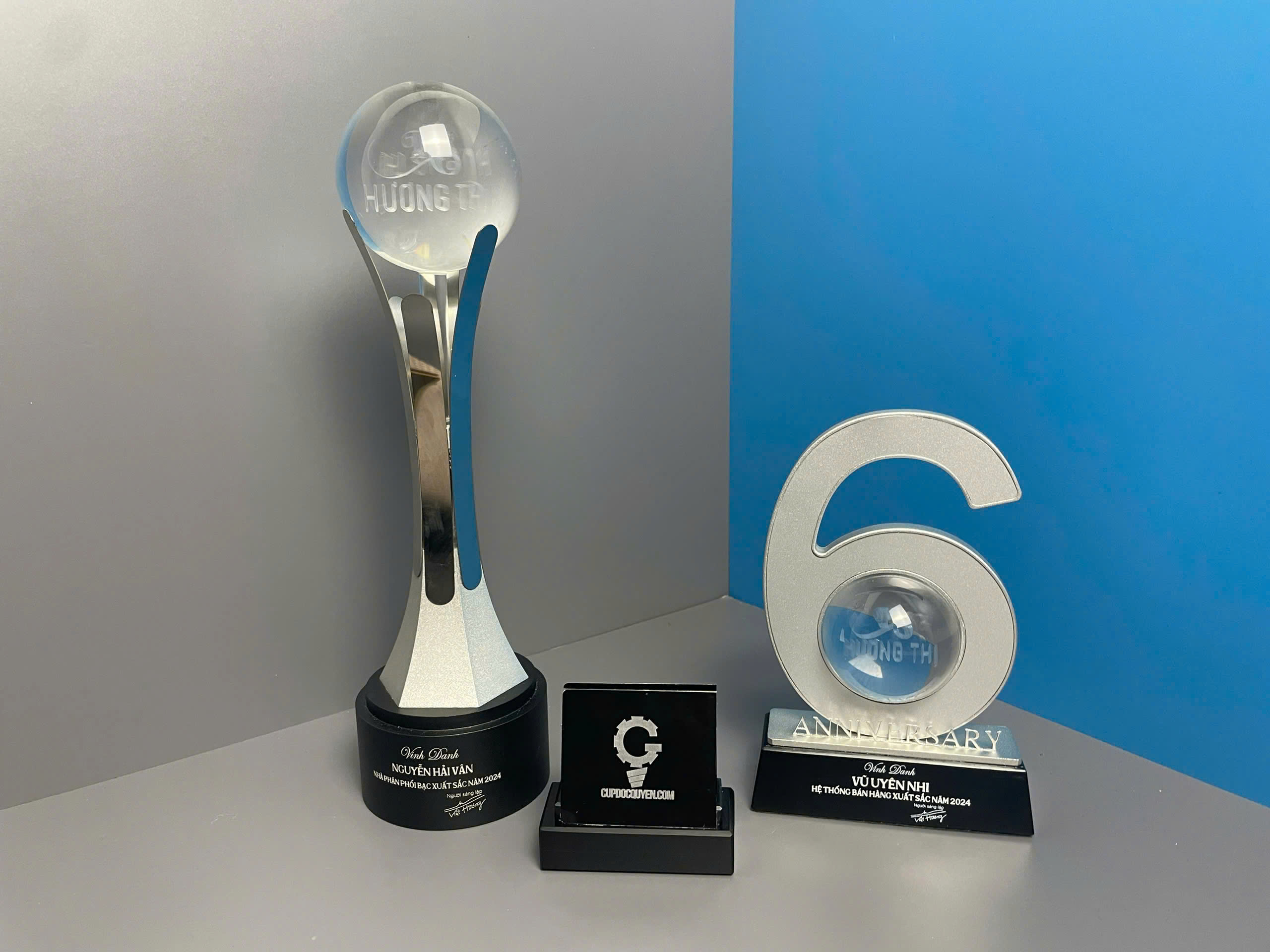 cup-trao-giai-su-kien-cuoi-nam