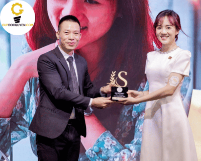 cúp vinh danh chữ cái S