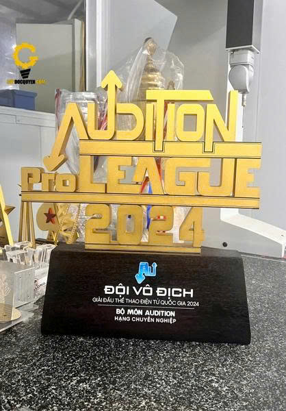 cup-vinh-danh-game-thu