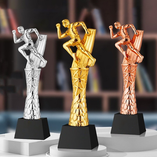 cup-vinh-danh-giai-chay