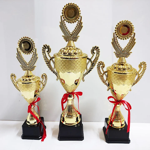 cup-vinh-danh-giai-chay