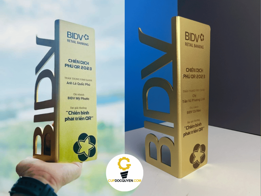 Cúp vinh danh sự xuất sắc của nhân viên BIDV