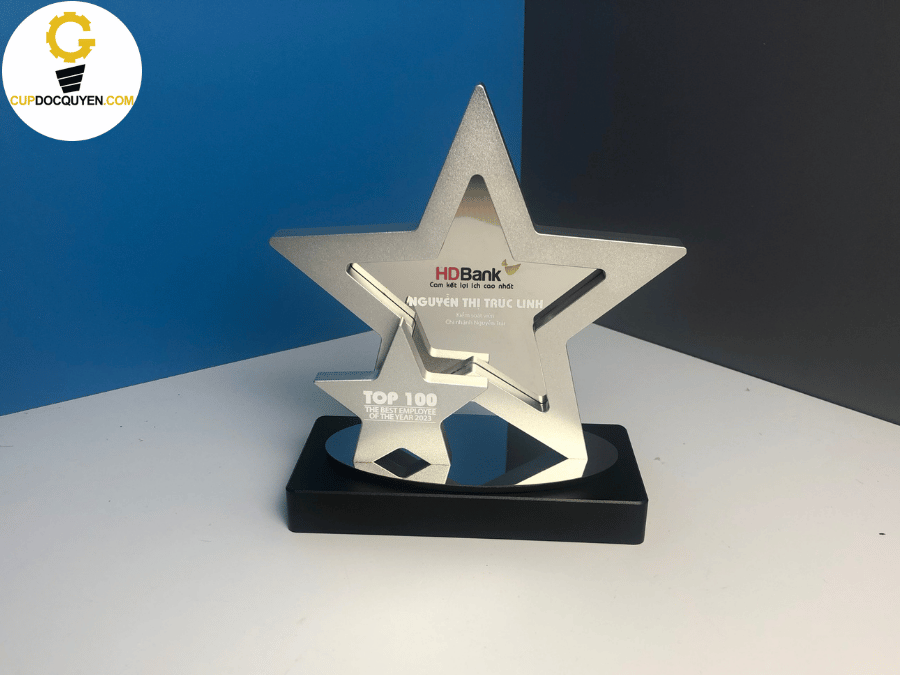 Cúp vinh danh ngân hàng cho HDbank hình ngôi sao