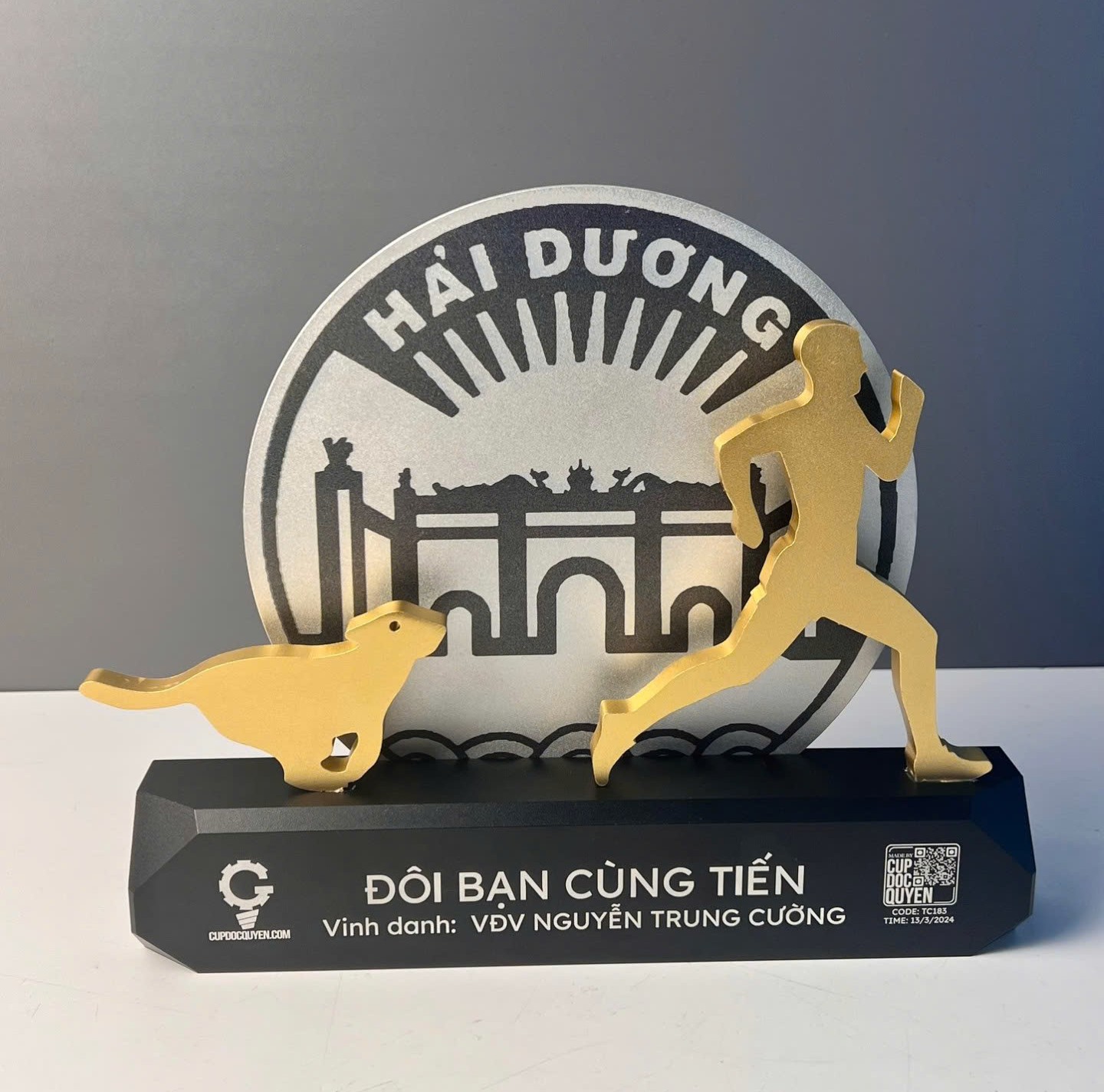 dat-lam-cup-giai-chay