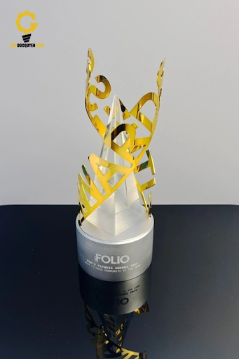 Hinh-anh-cup-vinh-danh-ca-nhan-xuat-sac