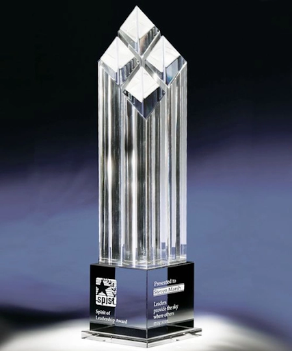 Hinh-anh-cup-vinh-danh-ca-nhan-xuat-sac