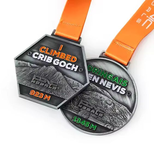 Huy-chuong-theo-yeu-cau