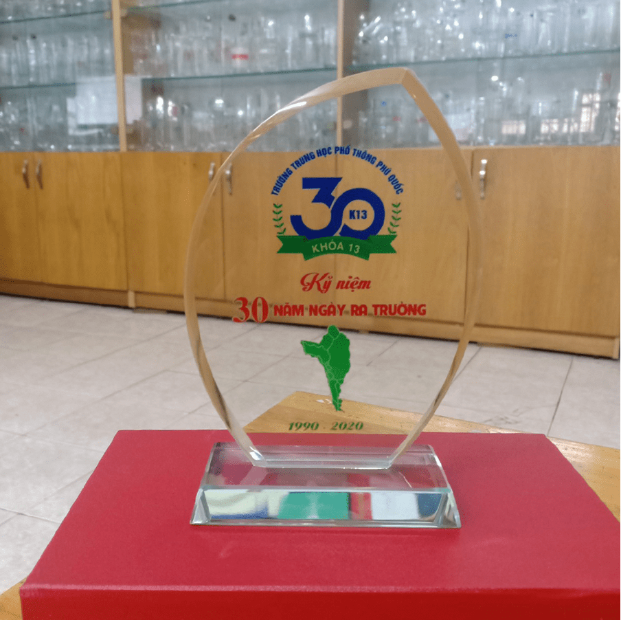 mẫu kỷ niệm chương họp lớp đẹp 3