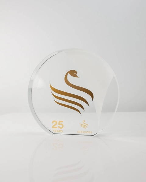 làm cúp lưu niệm giá rẻ hình tròn