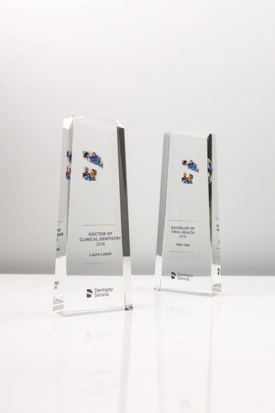 làm cúp lưu niệm giá rẻ pha lê