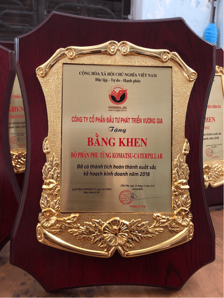 mẫu bảng vinh danh khắc và in kim loại