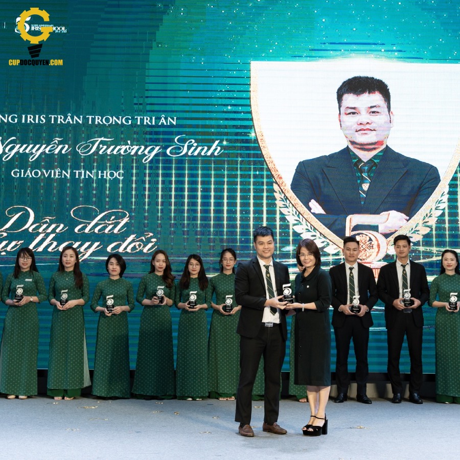 Mẫu cúp số 5 theo yêu cầu