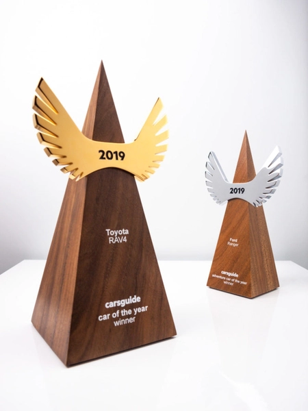 mẫu cúp vinh danh gỗ