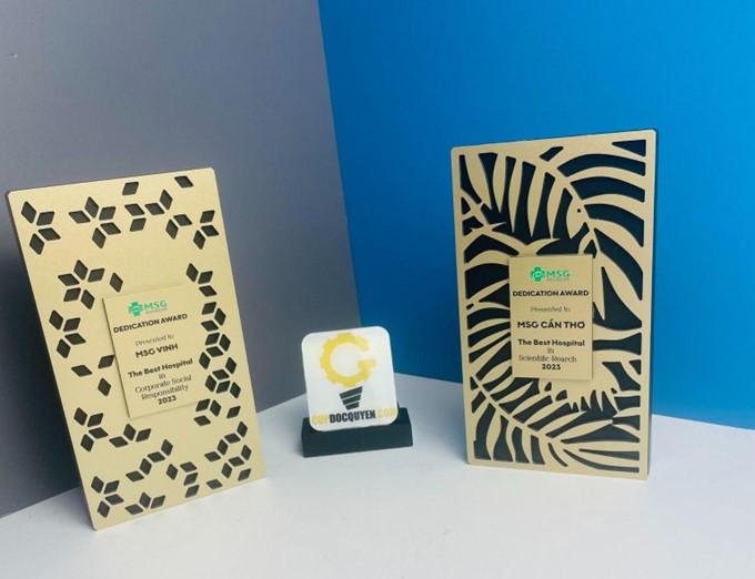 mua bảng vinh danh ở công ty đẹp 3