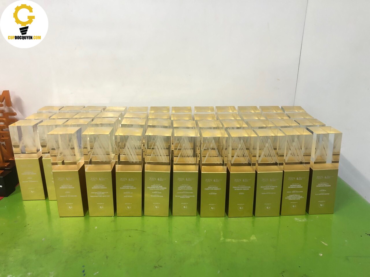 mua kỷ niệm chương ở đâu 5