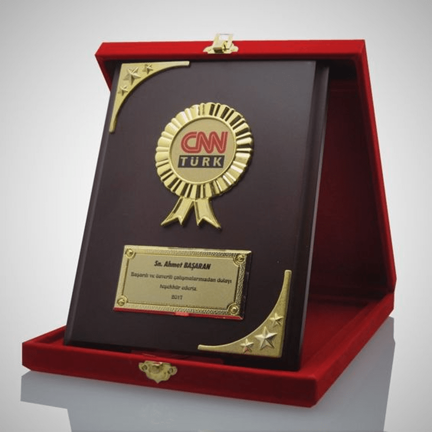 Đặc điểm và ưu điểm của bảng vinh danh gỗ đồng