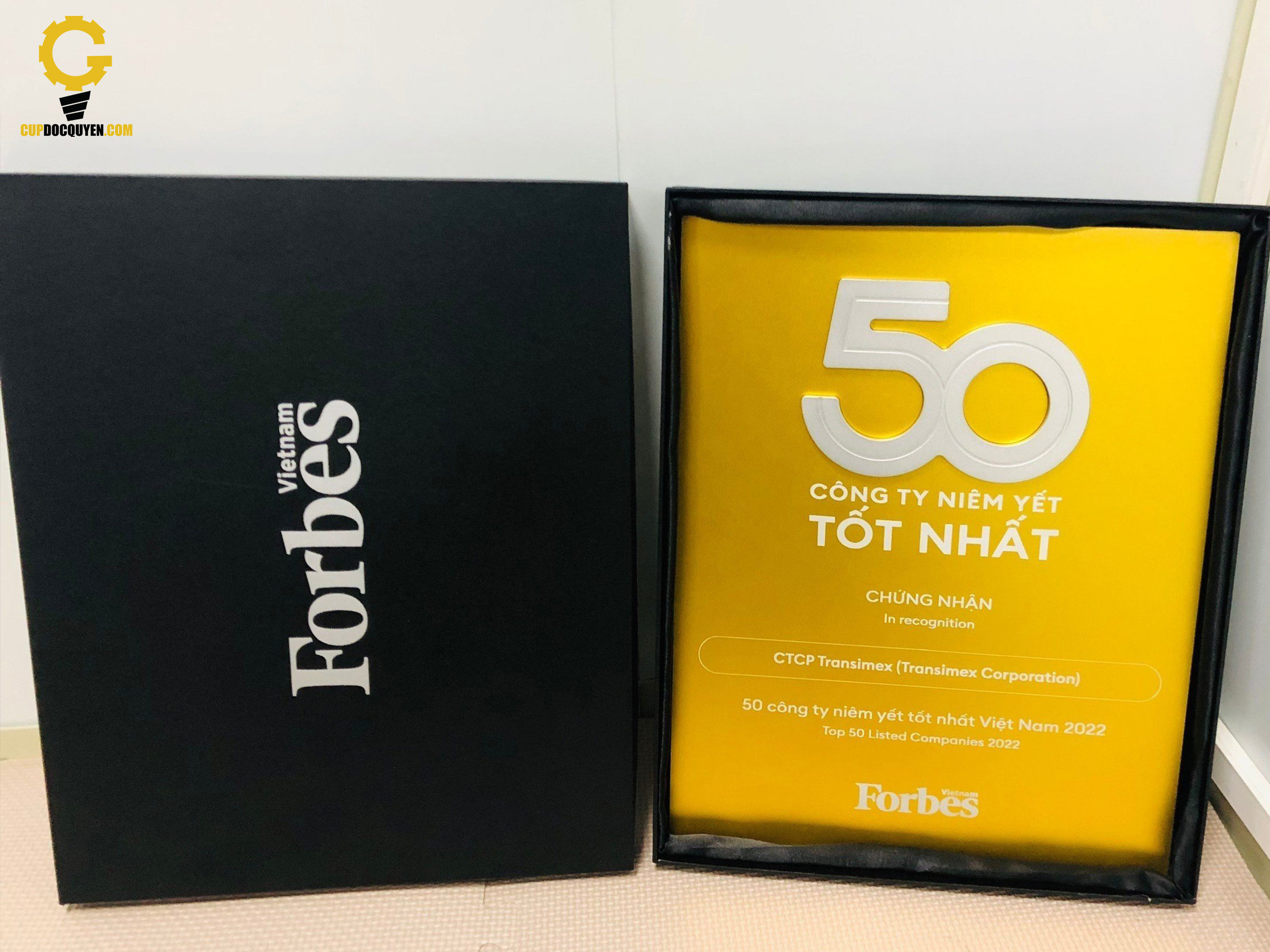 Bảng vinh danh kim loại cao cấp