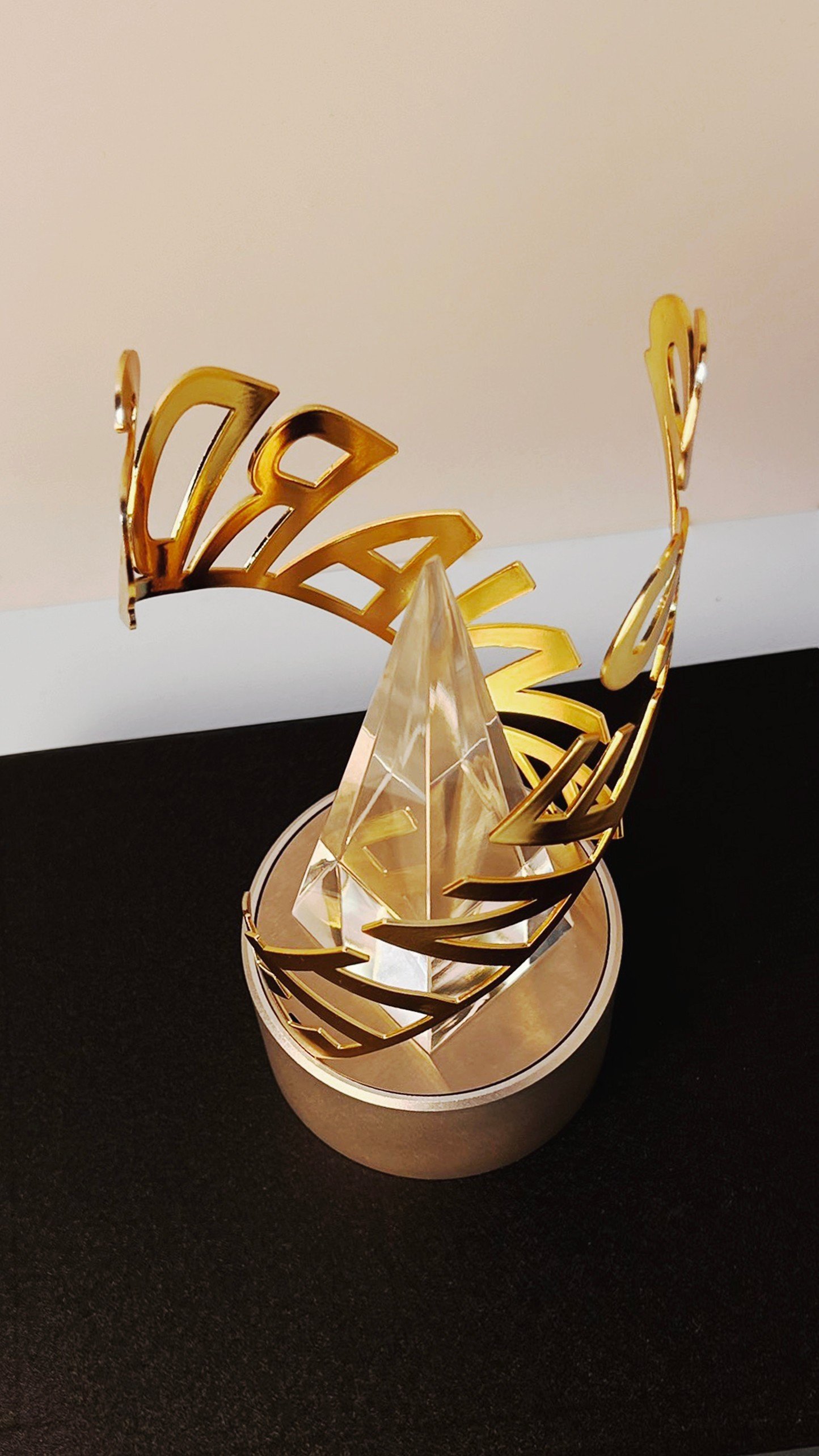 Cúp pha lê sáng tạo hợp kim