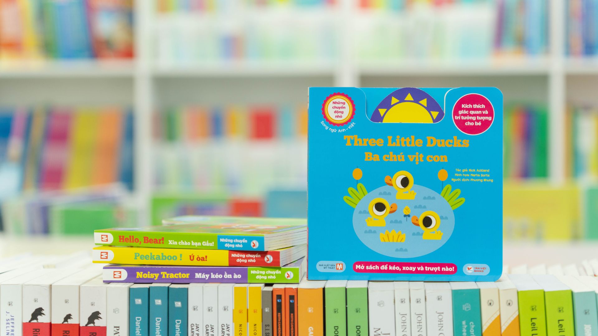 Những Chuyển Động Nhỏ - Three Little Ducks - Ba Chú Vịt Con - Song Ngữ Anh-Việt