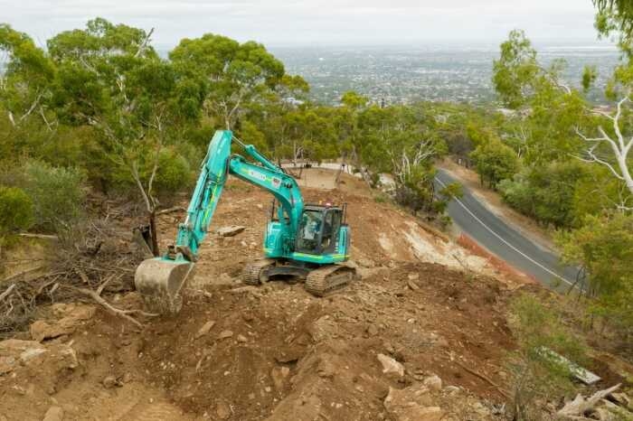 máy xúc đào kobelco
