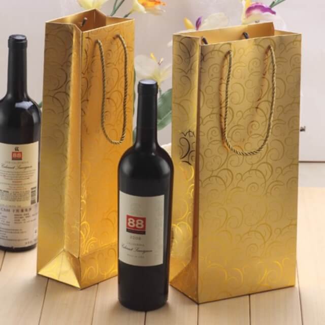 In túi đựng rượu