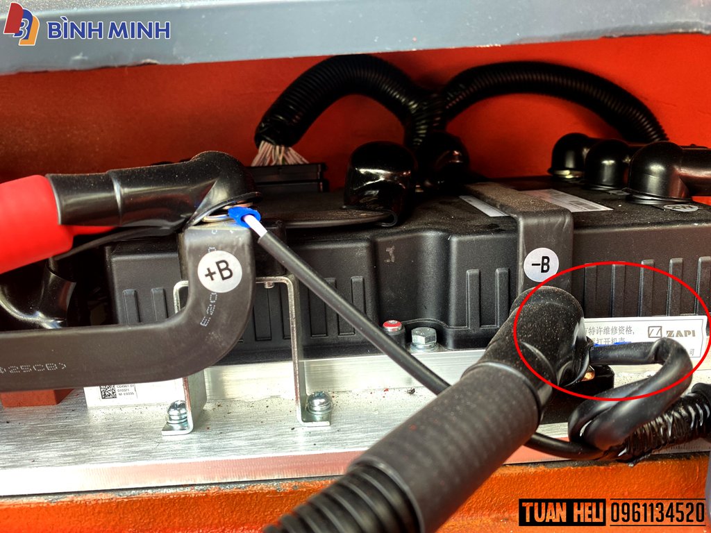 Bo ZAPI trên Xe Nâng Lithium 1.5 tấn HELI